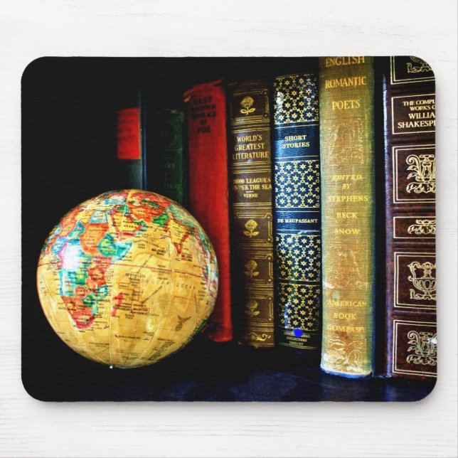 Antiker Globus und Bücher Mousepad (Vorne)