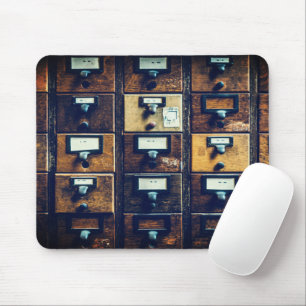 Antiker Holzschrank für Bibliothekskartenkatalog  Mousepad
