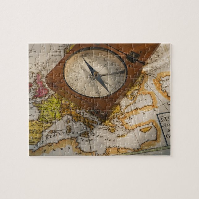 Antiker Kompass auf Karte Puzzle (Horizontal)