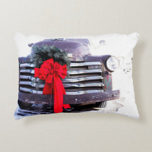 Antiker LKW mit festlicher Weihnachtsfeier Dekokissen