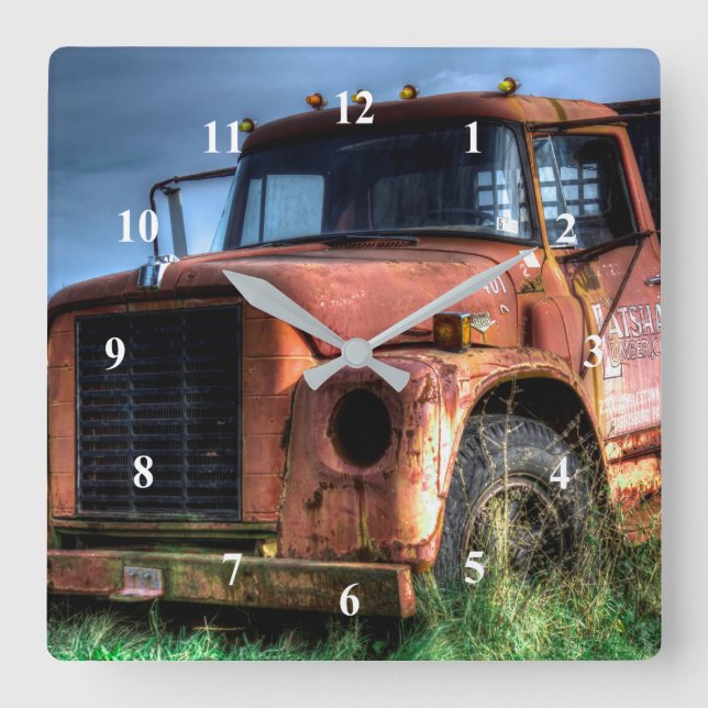 Antiker roter internationaler Lieferwagen-LKW Quadratische Wanduhr (Vorderseite)
