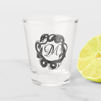 Antiker verflochtener Drache personalisiert Schnapsglas