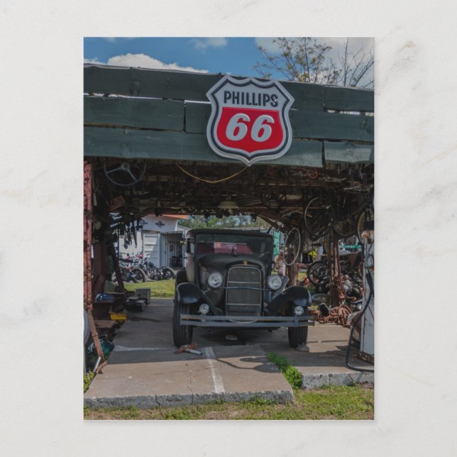 Antikes Auto und Pump Postkarte (Vorderseite)