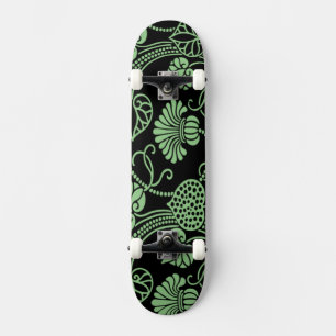 Antikes Blumenmuster Schwarz und Grün Skateboard