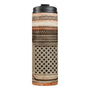 Antikes Fenster im Nasal Chowk Hof von Hanuman Thermosbecher