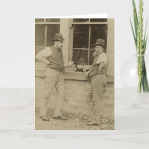 Antikes Foto von zwei Männern, die Bier trinken Karte