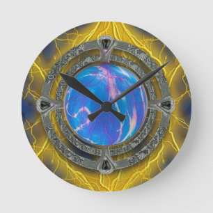 Antikes mystisches Zauber von magischen Zaubern un Runde Wanduhr