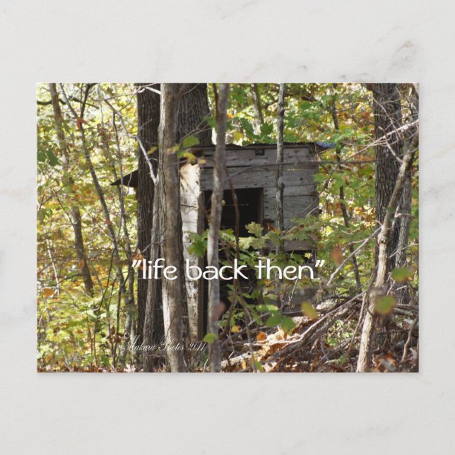 Antikes Outhouse im Wald - anpassen Postkarte (Vorderseite)