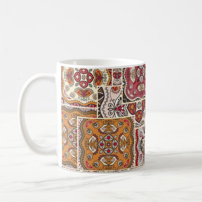 antikes Patchwork-Quilt-Muster. Antike Dekoration Kaffeetasse (Links)