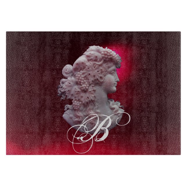 ANTIQUE CAMEO, LADY MIT GRAPEN MONOGRAM SCHNEIDEBRETT (Vorderseite)