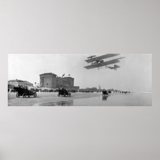 Antiquitätenflugzeug über Daytona Beach, Florida,  Poster