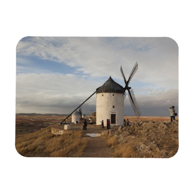 Antiquitätenwindmühlen La Mancha mit Besuchern Magnet (Horizontal)