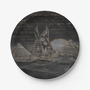 Anubis auf ägyptischer Pyramidelandschaft Pappteller