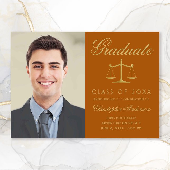 Anwalt Orange Gold Script Foto Abschluss Ankündigung (Orange and Gold Scales of Justice Photo Graduation Announcement for Lawyers)