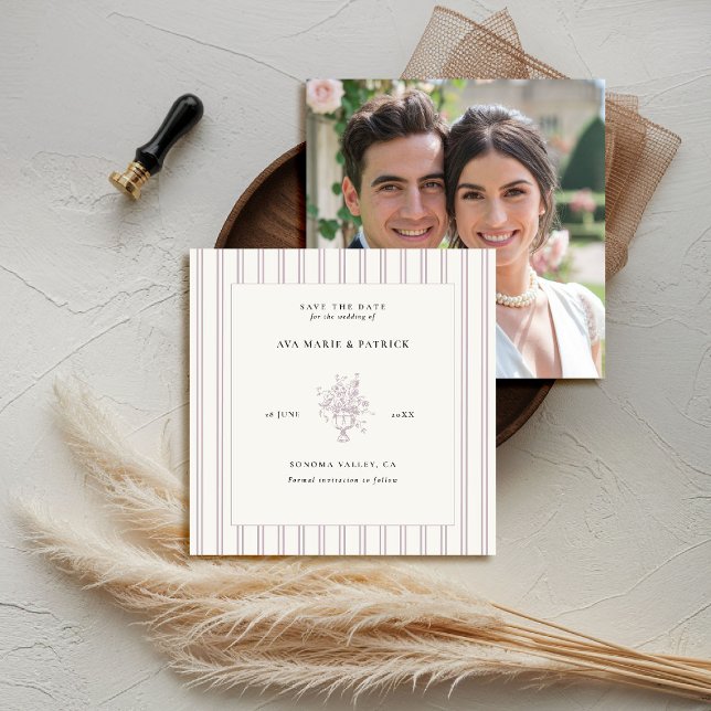 Anwesen Lavender Stripes Floral Vase Foto Hochzeit Save The Date (elegant wedding save the date photo template chateau estate garden destination lavender stripes)