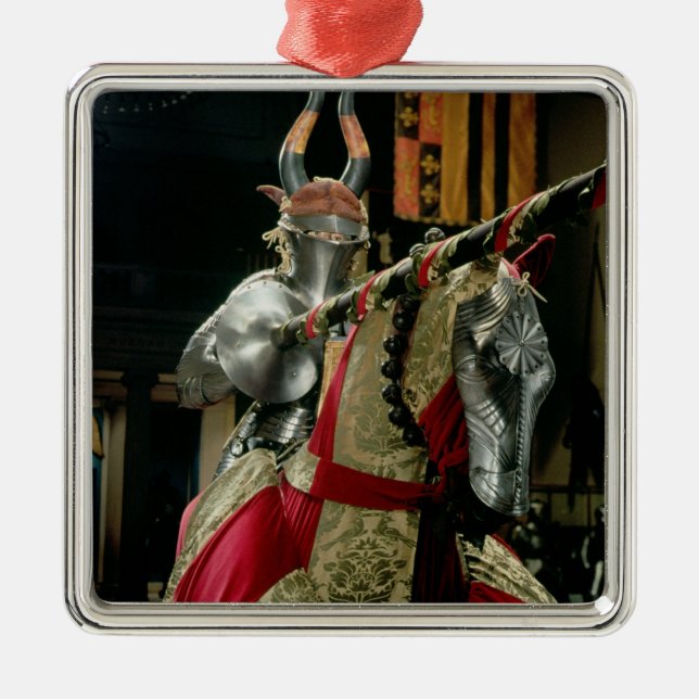 Anzug der Rüstung und der zusammenpassenden Silbernes Ornament (Vorne)