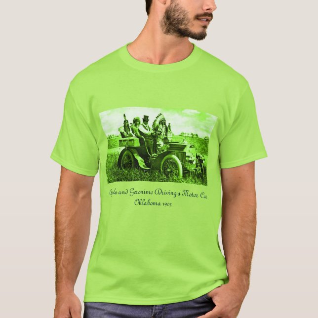 APACHES UND GERONIMO FAHREN MIT EINEM KRAFTWAGEN T-Shirt (Vorderseite)