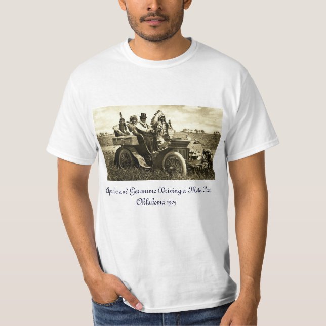 APACHES UND GERONIMO FAHREN MIT EINEM KRAFTWAGEN T-Shirt (Vorderseite)