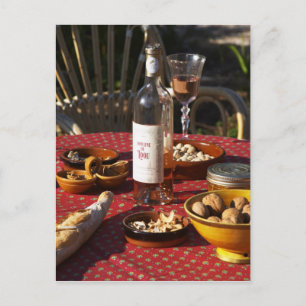 Aperitif und Appetithäppchen vorbereitet: Brot, Ol Postkarte