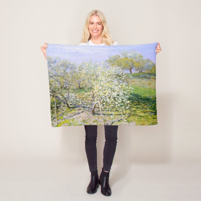 Apfelbäume in Bloom (von Claude Monet) Fleecedecke (Beispiel)