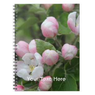 Apfelblüte und grüne Blätter Notizblock