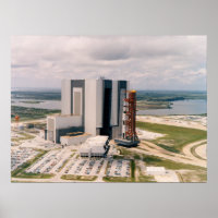 Apollo 11 Verlassend Gebäude der Fahrzeugbaugruppe
