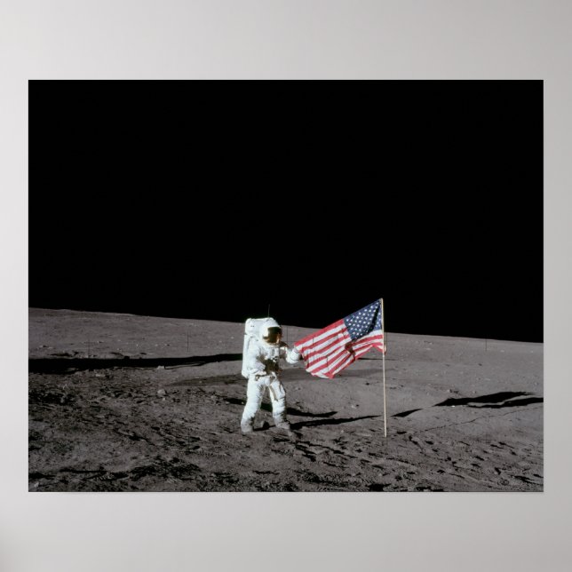 Apollo 12 Astronaut auf dem Mond Poster (Vorne)