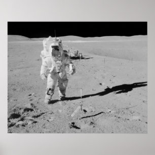 Apollo 16 Astronaut auf dem Mond Poster