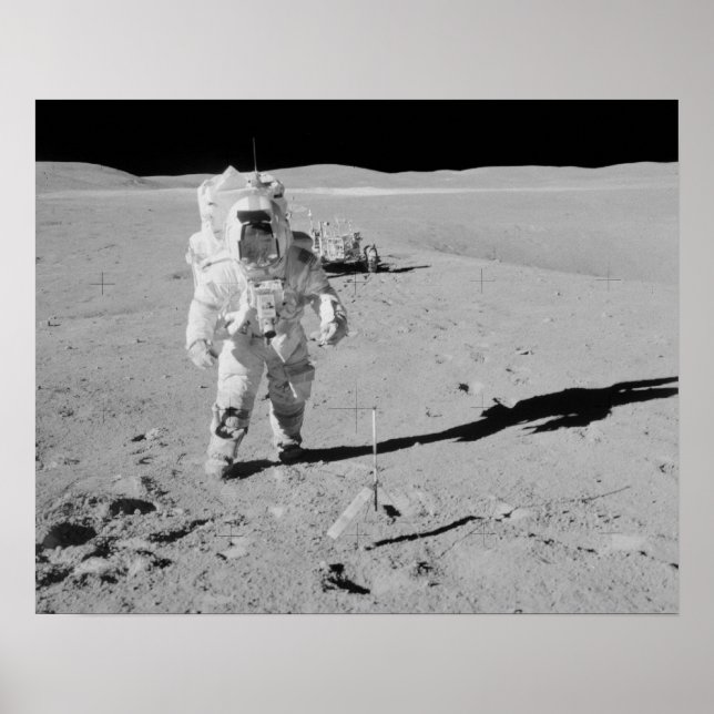 Apollo 16 Astronaut auf dem Mond Poster (Vorne)