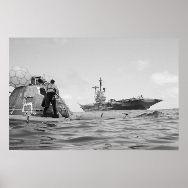 Apollo 17 Splashdown & Erholung Poster (Vorne)