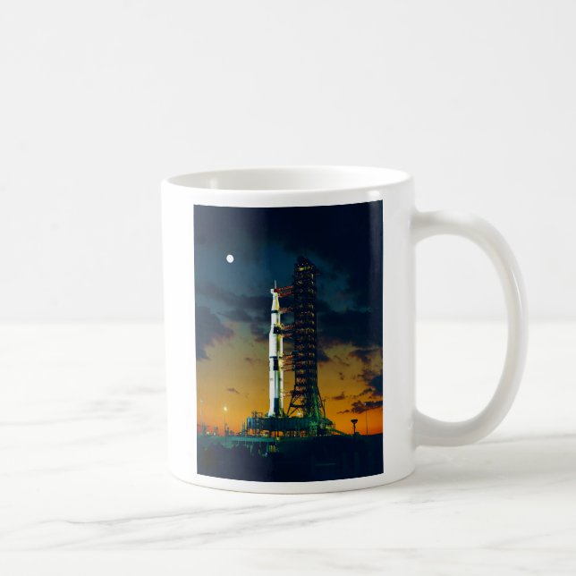 Apollo 4 Saturn V auf Auflage ein Kaffeetasse (Rechts)