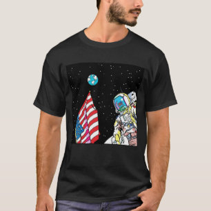 Apollo-Astronaut mit Flagge und Erde Pop-Art T-Shirt