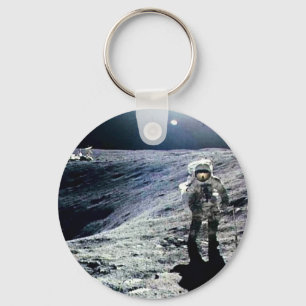 Apollo Astronaut walking on the Moon and crater Schlüsselanhänger