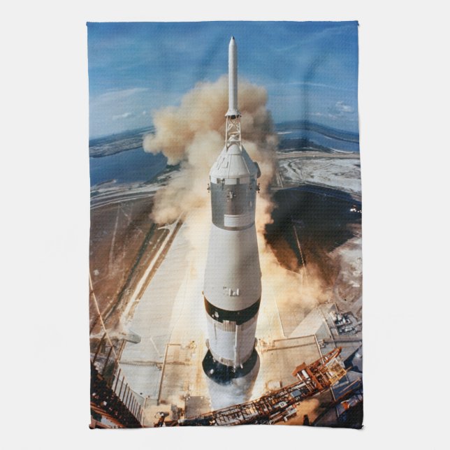 Apollo Saturn V Raketenstart zum Mond 1969 Geschirrtuch (Vertikal)
