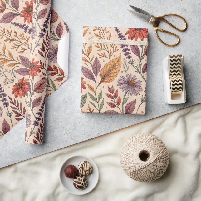 Apothecary Moody Autumn Floral Wrap Geschenkpapier (Kunsthandwerk)