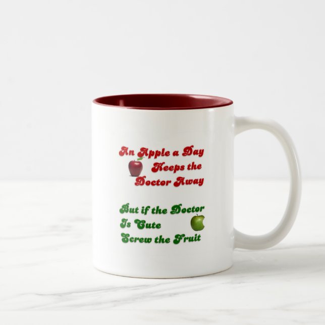 Apple ein Tag…. Zweifarbige Tasse (Rechts)