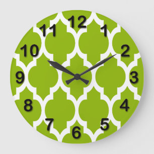 Apple Green White Moroccan Quatrefoil Pattern #4 Große Wanduhr
