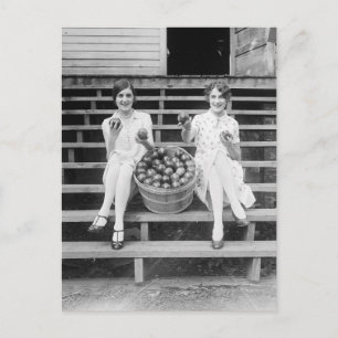 Apple Harvest Girls, 1927 Postkarte