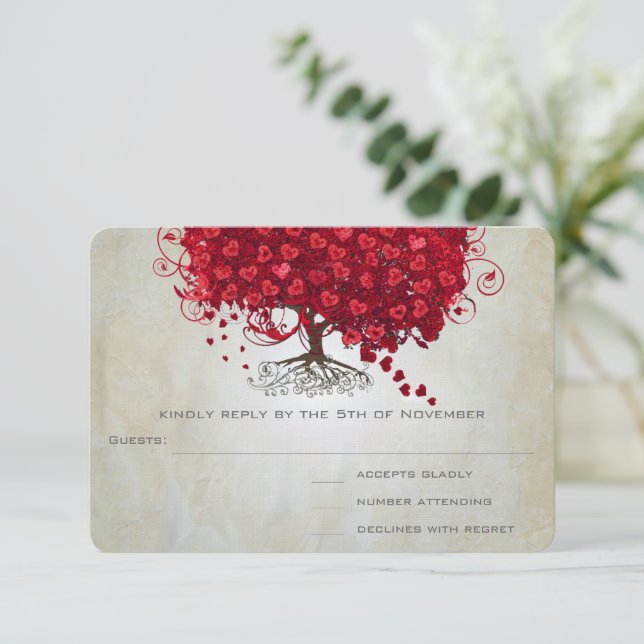 Apple Red Heart Leaf Wedding RSVP (Stehend Vorderseite)