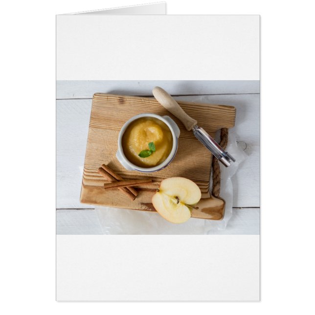 Applesauce with cinnamon in stoneware bowl (Vorne)