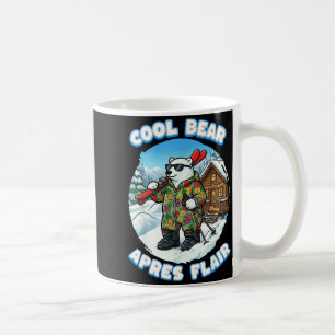 Après-Ski-Flair cooler Eisbär beim Skifahren sieht Kaffeetasse
