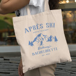Apres Ski Junggeselinnen-Abschied Tragetasche<br><div class="desc">Fun apres Ski-Bachelorette-Taschen mit einem zeichn von Wintergebirgen,  Bäumen,  einem Skifahrer und einer Textvorlage,  die leicht zu personalisieren ist.</div>