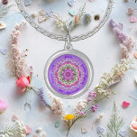 April Geburtsmonat Blume Daisy Sweet Pea Custom Versilberte Kette<br><div class="desc">Feiern Sie die natürliche Schönheit des Frühlings mit dieser fesselnden personalisierten April Geburt Monat Blume Halskette. Diese Kette ist eine atemberaubende Feier Ihres Geburtsmonats Embrace, die ruhige, zen-inspirierte Ästhetik dieser Halskette und lasse, Sie an die natürliche Schönheit zu erinnern, die zu dieser Jahreszeit blüht. Ob Sie selbst einkaufen oder ein...</div>