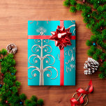 Aqua and Metallic Silver Christmas Geschenkpapier<br><div class="desc">Ein sehr luxuriöses und stilvolles Aqua Weihnachtspapier mit modernem, zeitgenössischem Design. Es gibt silberne metallische Weihnachtsbäume, silberne Rentierstiefel, und die Worte "Merry and Bright" auch in Silber (eingebettet in winzige silberne Glitzer - nur bedruckt) und viele Glitzern. Im Hintergrund ist ein sehr auffälliges, lebendiges aqua-Farbverlaufsmuster, das diesem hübschen Verpackungspapier ein...</div>