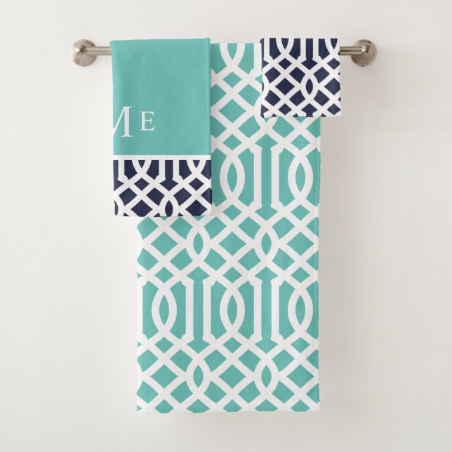 Aqua and Navy Trellis Monogram Badhandtuch Set (Insitu)