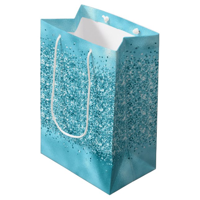 Aqua Aquamarin Blue Confetti Sparkle Mittlere Geschenktüte (Vorderseite Schrägansicht)