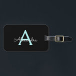 Aqua Aquamarin Blue Script Girly Monogram Name Gepäckanhänger<br><div class="desc">Schwarz und Aqua Blue Aquamarin Monogram Fügen Sie Ihre eigene Name Script Gepäcktasche Tag Die Tasche Tag macht den perfekten süßen 16 Geburtstag,  Hochzeit,  Brautparty,  Babydusche oder Junggeselinnen-Abschied Geschenk für jemanden,  der ihr Zimmer im Stil dekoriert.</div>
