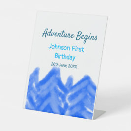 Aqua blue Adventure fängt 1. Geburtstagsberg an Sockelschild