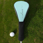 Aqua Blue Aquamarin Modern Script Monogram Name Golf Headcover<br><div class="desc">Aqua Blue Aquamarin Simple Script Monogram Name Golf Driver Cover. Das macht den perfekten 16 Geburtstag,  Hochzeit,  Brautparty,  Jubiläum,  Babydusche oder Junggeselinnen-Abschied Geschenk für jemanden,  der Lieben glamourösen Luxus und schicke Stile.</div>