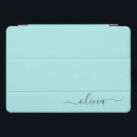 Aqua Blue Aquamarin Modern Script Monogram Name iPad Pro Cover<br><div class="desc">Aqua Blue Aquamarin Simple Script Monogram Name Laptop Case. Das macht den perfekten 16 Geburtstag,  Hochzeit,  Brautparty,  Jubiläum,  Babydusche oder Junggeselinnen-Abschied Geschenk für jemanden,  der Lieben glamourösen Luxus und schicke Stile.</div>